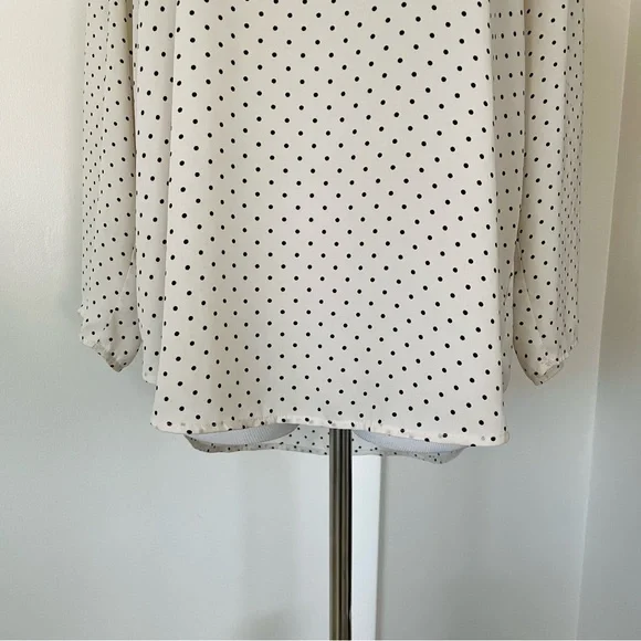 Maurice’s Women's Cream Polka Dot Popover Blouse Size L - Picture 5 of 15